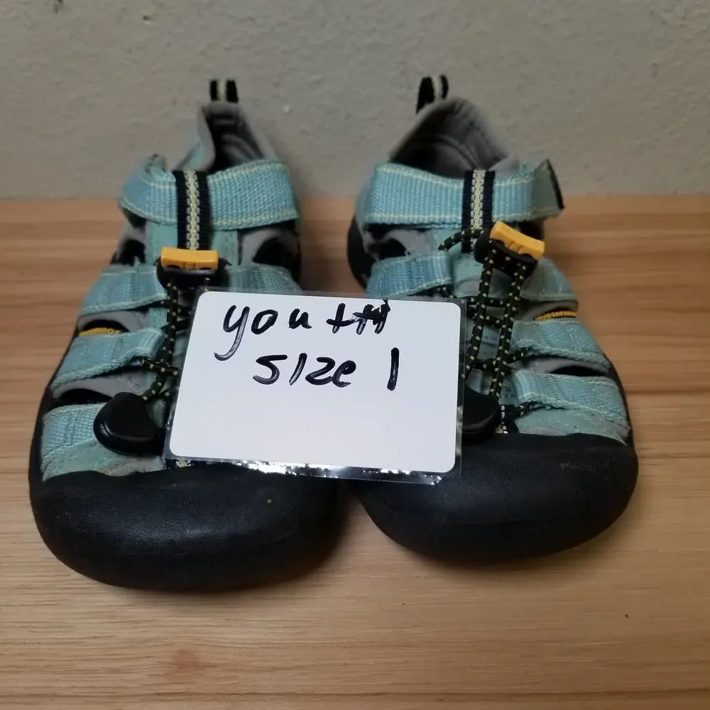 Keen Kids Size 1‎ Water Shoes Sandals Light Blue Hiking Gorpcore Outdoor Utility